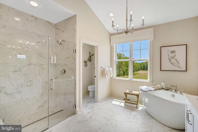 5401 RED OAK DR, Coopersburg, PA 18036