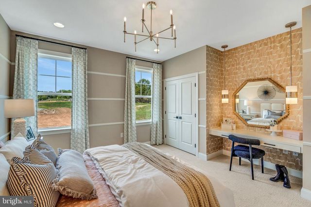 5401 RED OAK DR, Coopersburg, PA 18036