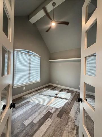 2040 S MAY Avenue, Guthrie, OK 73044