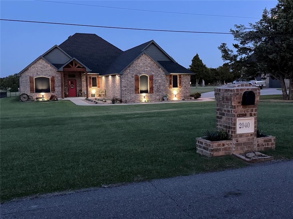 2040 S MAY Avenue, Guthrie, OK 73044