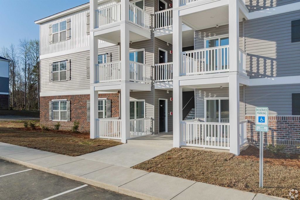 612 High River Dr., Conway, SC 29526