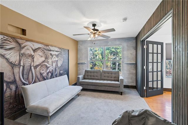 9230 SW Alpha Ridge Road, Trimble, MO 64492