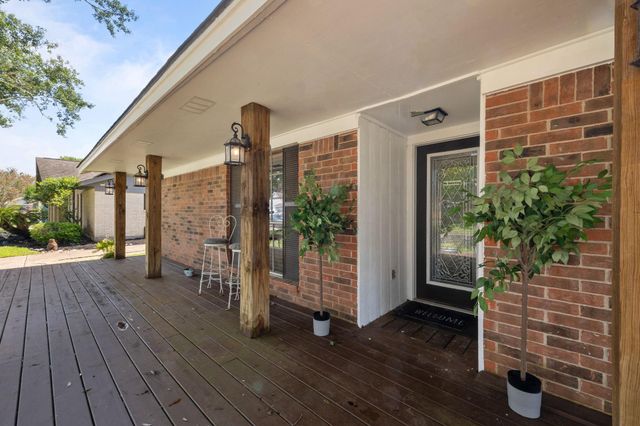 2713 Crane Drive, Pearland, TX 77581