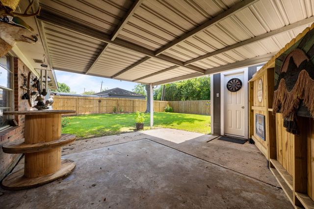 2713 Crane Drive, Pearland, TX 77581