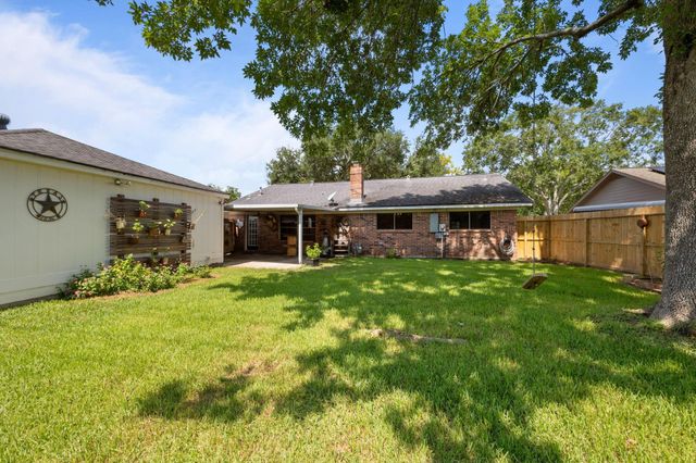 2713 Crane Drive, Pearland, TX 77581