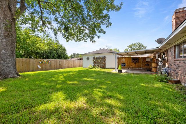 2713 Crane Drive, Pearland, TX 77581
