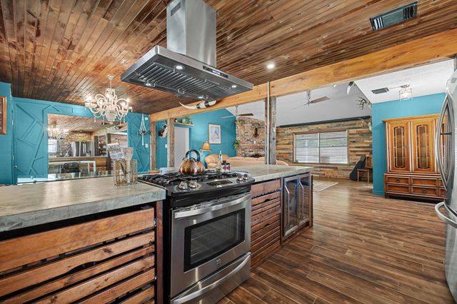 2713 Crane Drive, Pearland, TX 77581