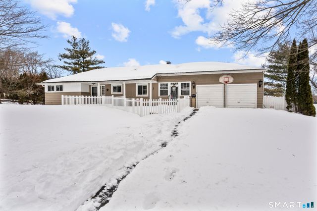 5 Arden Road, Trumbull, CT 06611