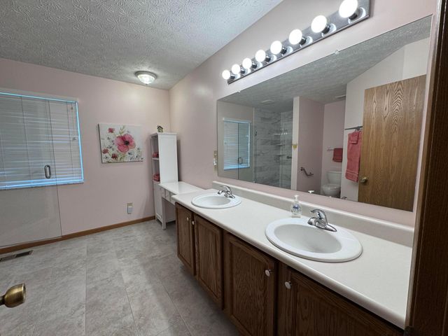 1610 Sapphire Drive, Grove City, OH 43123
