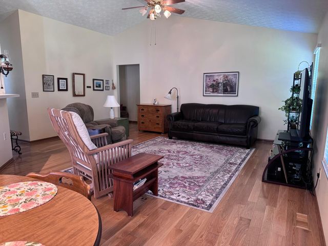 1610 Sapphire Drive, Grove City, OH 43123