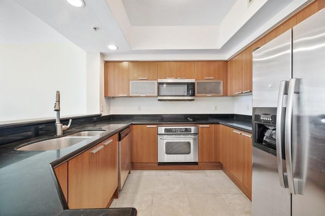 15051 Royal Oaks Lane 2106, North Miami, FL 33181