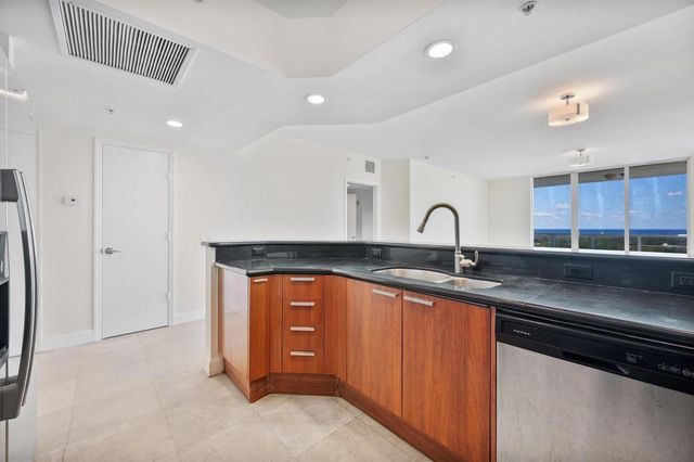 15051 Royal Oaks Lane 2106, North Miami, FL 33181