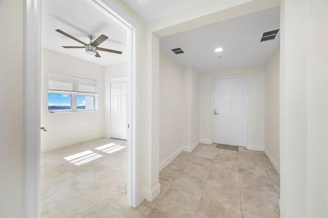 15051 Royal Oaks Lane 2106, North Miami, FL 33181