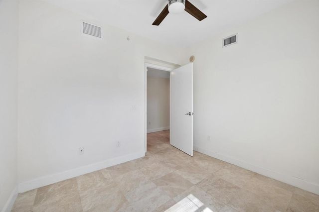 15051 Royal Oaks Lane 2106, North Miami, FL 33181