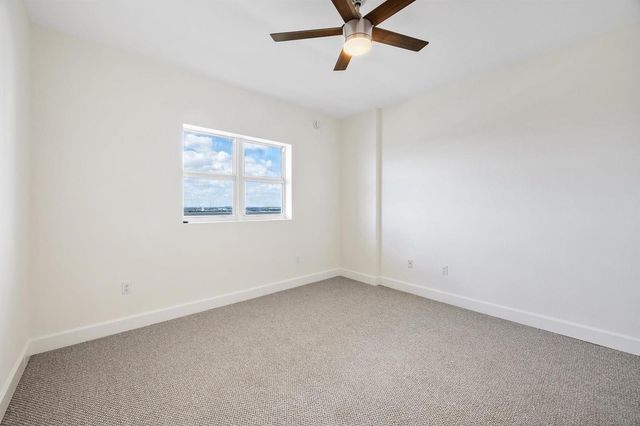 15051 Royal Oaks Lane 2106, North Miami, FL 33181