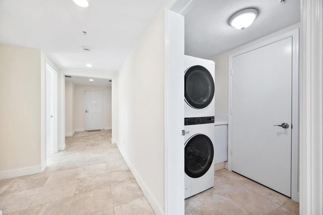 15051 Royal Oaks Lane 2106, North Miami, FL 33181