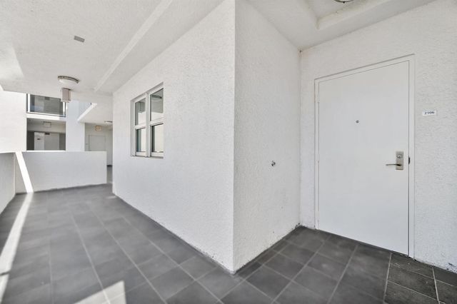 15051 Royal Oaks Lane 2106, North Miami, FL 33181