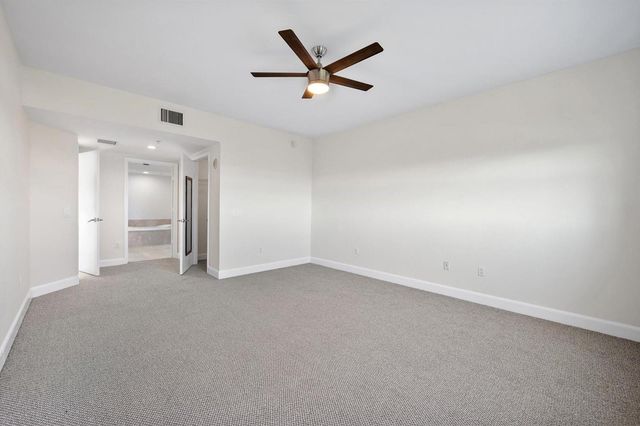 15051 Royal Oaks Lane 2106, North Miami, FL 33181