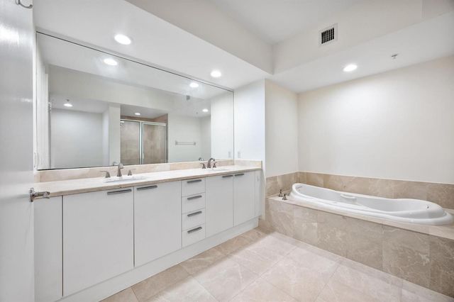 15051 Royal Oaks Lane 2106, North Miami, FL 33181
