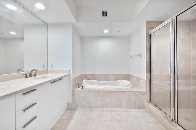15051 Royal Oaks Lane 2106, North Miami, FL 33181