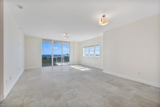 15051 Royal Oaks Lane 2106, North Miami, FL 33181