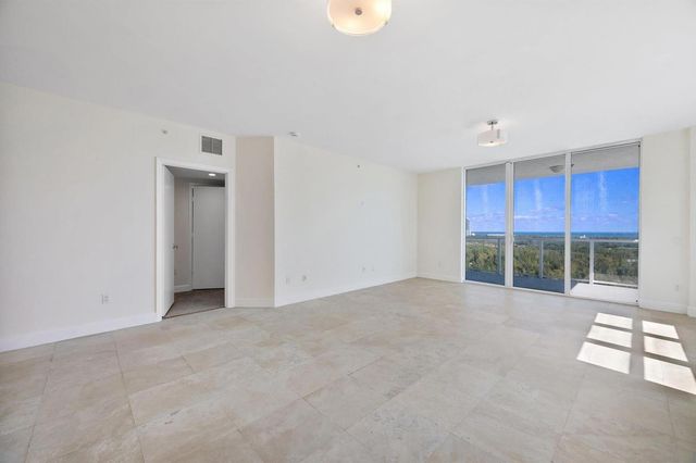 15051 Royal Oaks Lane 2106, North Miami, FL 33181