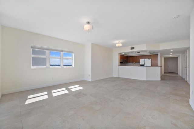 15051 Royal Oaks Lane 2106, North Miami, FL 33181