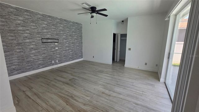 10422 GLEN WILLOW LANE, Tampa, FL 33647