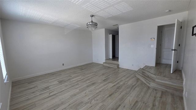 10422 GLEN WILLOW LANE, Tampa, FL 33647