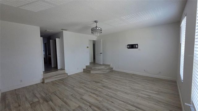 10422 GLEN WILLOW LANE, Tampa, FL 33647
