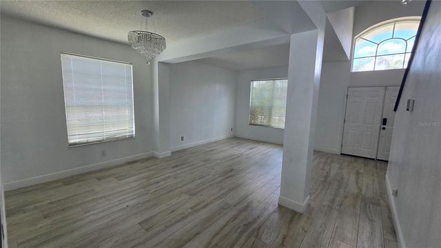 10422 GLEN WILLOW LANE, Tampa, FL 33647