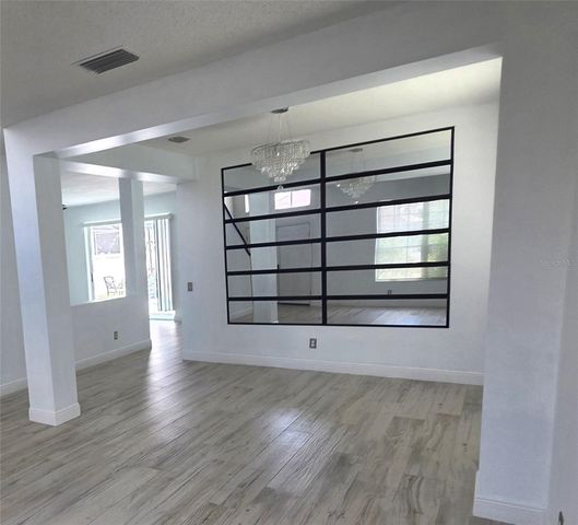 10422 GLEN WILLOW LANE, Tampa, FL 33647
