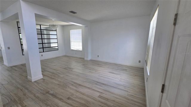10422 GLEN WILLOW LANE, Tampa, FL 33647