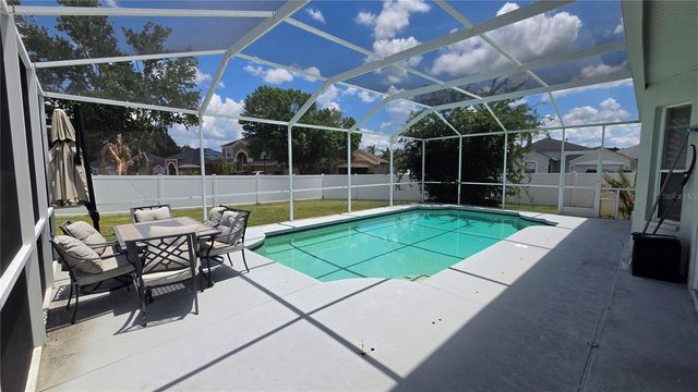 10422 GLEN WILLOW LANE, Tampa, FL 33647