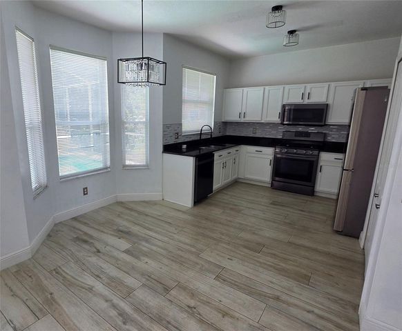 10422 GLEN WILLOW LANE, Tampa, FL 33647