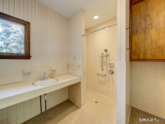 92 Highwood Avenue, Southington, CT 06489