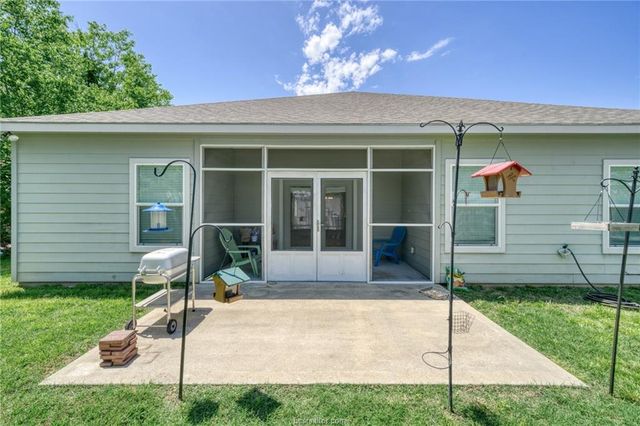 1104 Jennifer Street, Madisonville, TX 77864