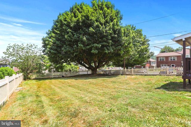 210 MULBERRY ST, Wrightsville, PA 17368
