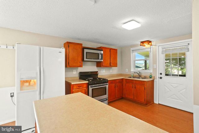 210 MULBERRY ST, Wrightsville, PA 17368