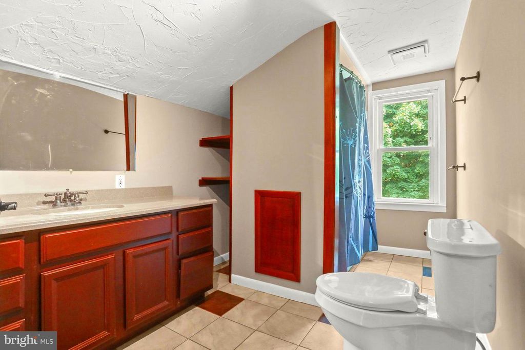 Image 16 of property listing at 210 MULBERRY ST, Wrightsville, PA 17368
