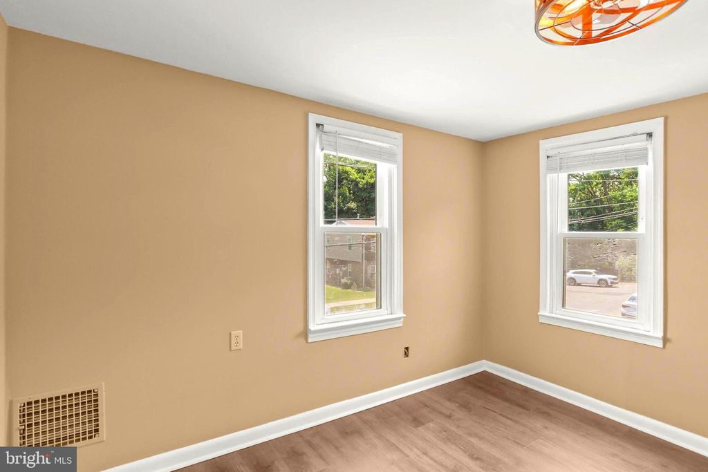 Image 20 of property listing at 210 MULBERRY ST, Wrightsville, PA 17368