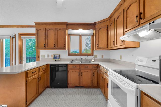 120 Packs Mountain Ridge Road, Taylors, SC 29687