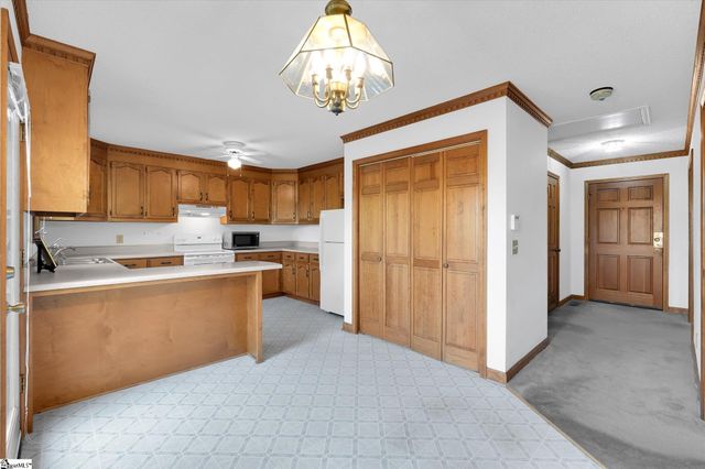 120 Packs Mountain Ridge Road, Taylors, SC 29687