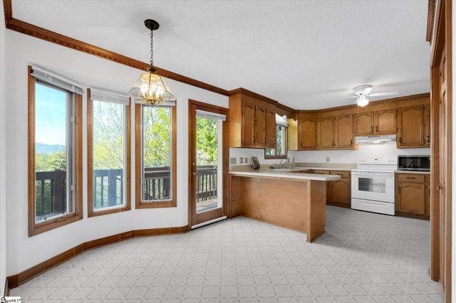 120 Packs Mountain Ridge Road, Taylors, SC 29687