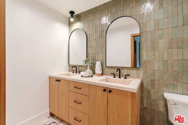 3977 Oeste Avenue, Studio City (los Angeles), CA 91604