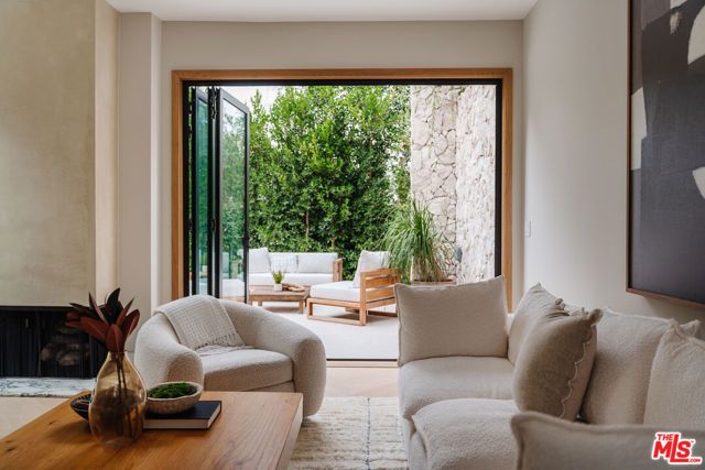 3977 Oeste Avenue, Studio City (los Angeles), CA 91604