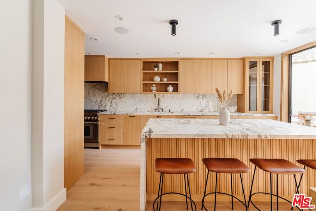 3977 Oeste Avenue, Studio City (los Angeles), CA 91604