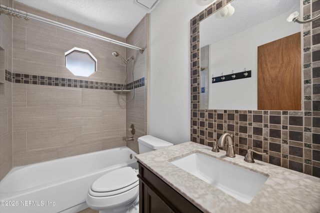 2460 SAN SAGO Lane, Jacksonville, FL 32216