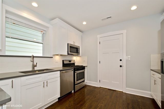 5310 N Luna Avenue 1, Chicago, IL 60630