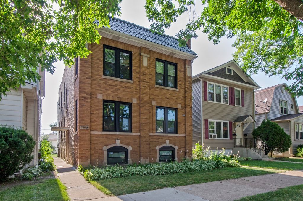 5310 N Luna Avenue 1, Chicago, IL 60630